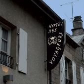 Caisson double face ajouré, éclairage interne par diodes blanches